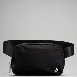 Lululemon Everywhere Belt Bag